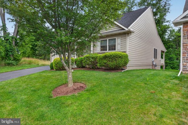 187 WAYPOINT DR, Lancaster, PA 17603