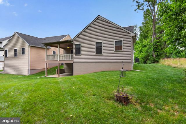 187 WAYPOINT DR, Lancaster, PA 17603
