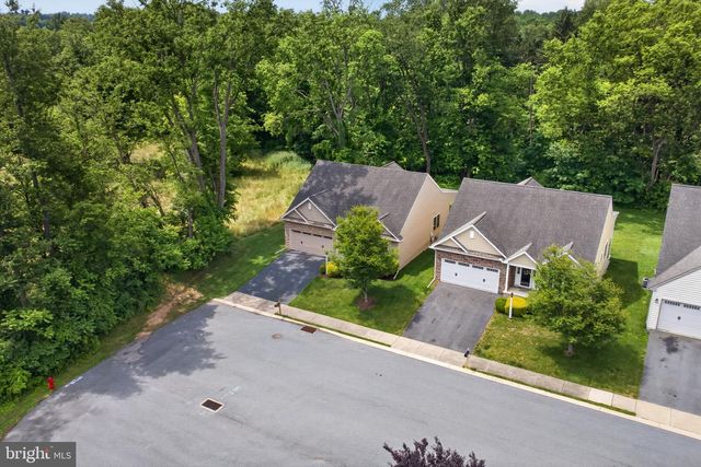 187 WAYPOINT DR, Lancaster, PA 17603