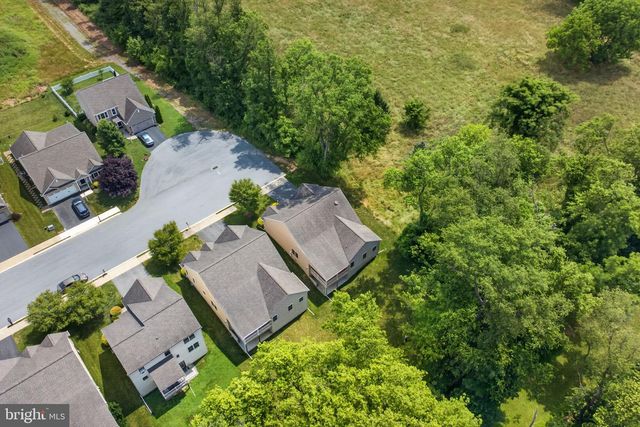 187 WAYPOINT DR, Lancaster, PA 17603