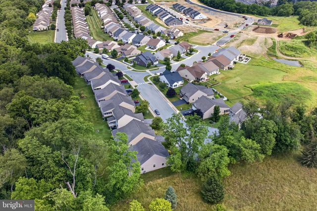187 WAYPOINT DR, Lancaster, PA 17603