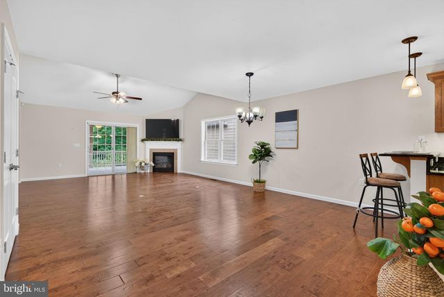 187 WAYPOINT DR, Lancaster, PA 17603