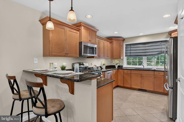 187 WAYPOINT DR, Lancaster, PA 17603