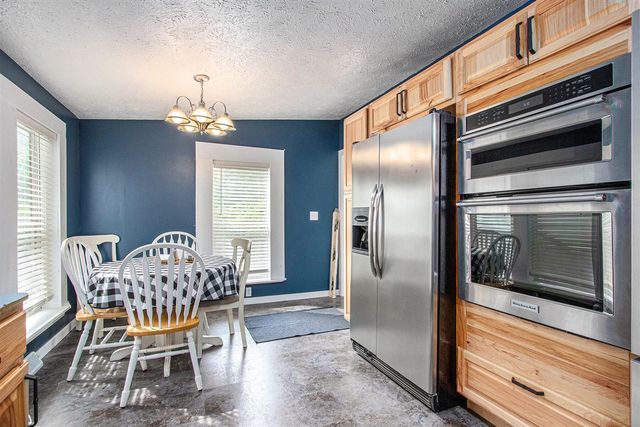 13262 Country Ln, New Buffalo, MI 49117