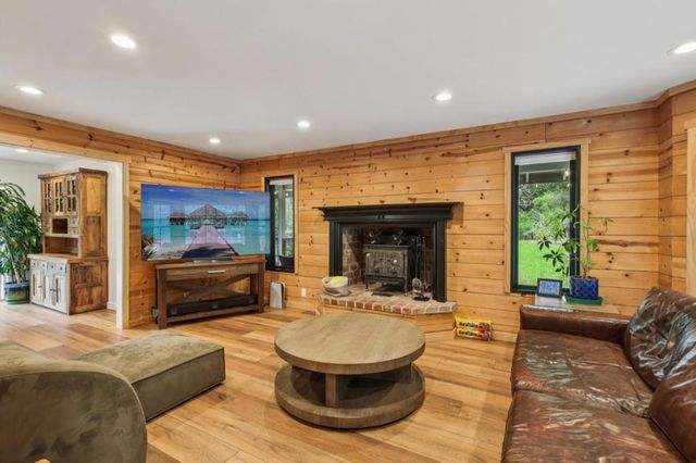 17386 Tressel Pass Road, Boulder Creek, CA 95006