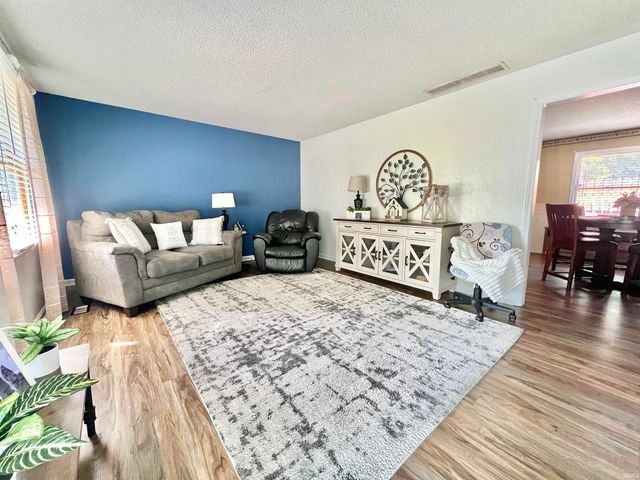 2833 Terri Lane, Newburgh, IN 47630