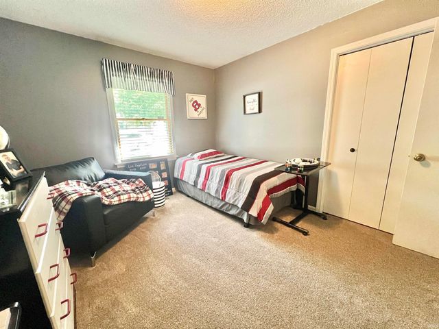 2833 Terri Lane, Newburgh, IN 47630