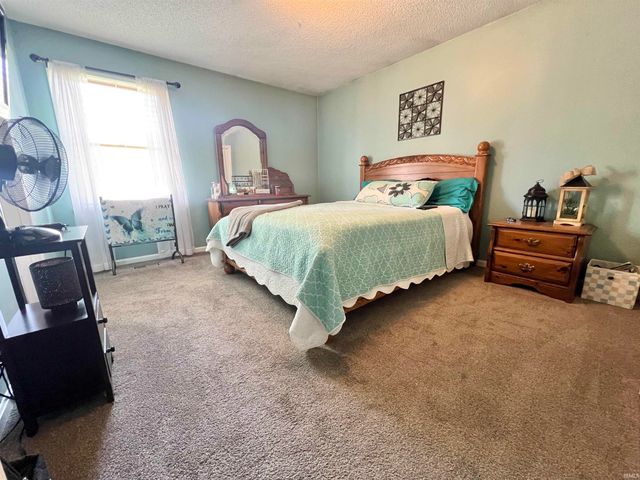 2833 Terri Lane, Newburgh, IN 47630