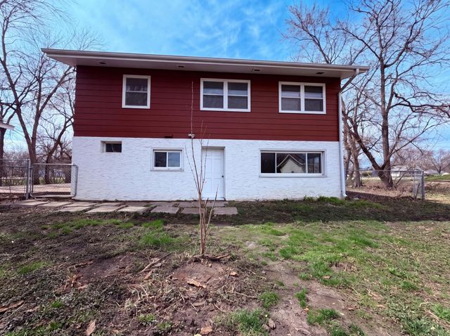 354 111th Avenue NW, Coon Rapids, MN 55448