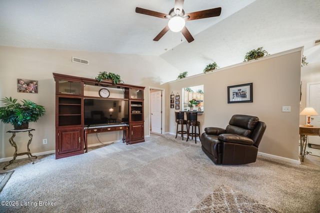 181 Shawnee Cir, Mt Washington, KY 40047