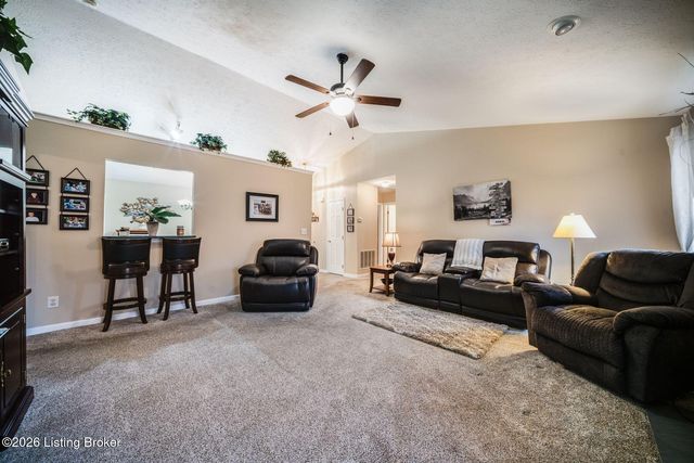 181 Shawnee Cir, Mt Washington, KY 40047