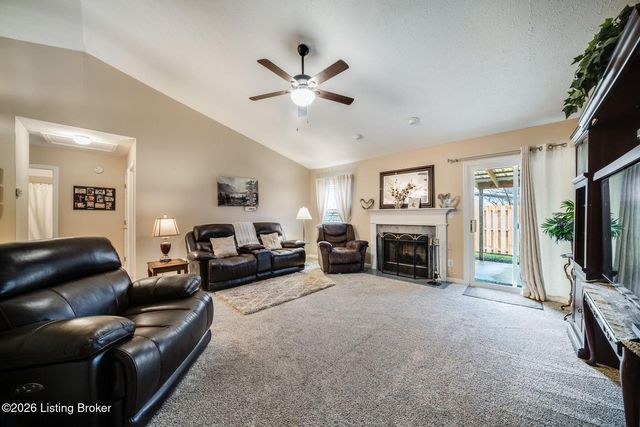 181 Shawnee Cir, Mt Washington, KY 40047