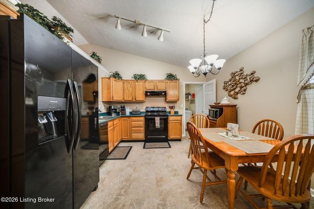 181 Shawnee Cir, Mt Washington, KY 40047