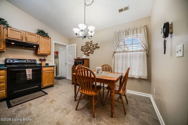 181 Shawnee Cir, Mt Washington, KY 40047