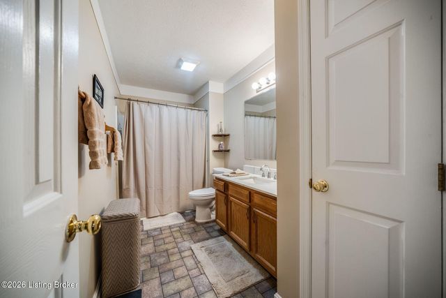 181 Shawnee Cir, Mt Washington, KY 40047