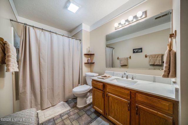 181 Shawnee Cir, Mt Washington, KY 40047