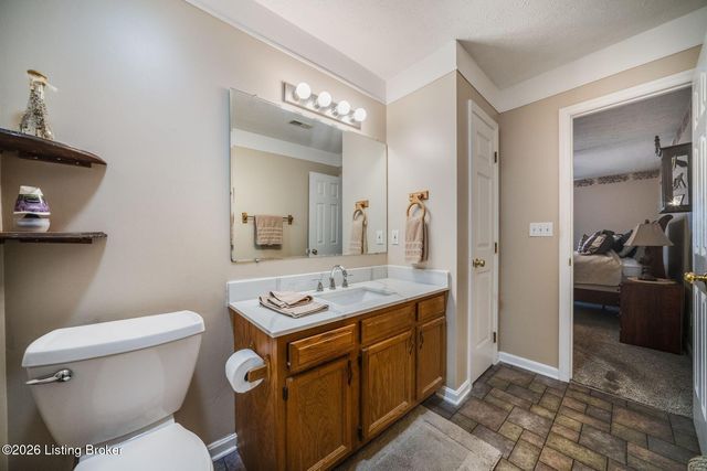 181 Shawnee Cir, Mt Washington, KY 40047