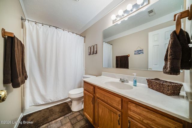 181 Shawnee Cir, Mt Washington, KY 40047