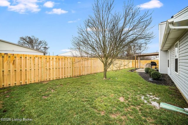 181 Shawnee Cir, Mt Washington, KY 40047