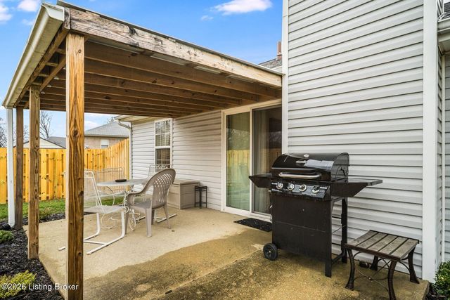 181 Shawnee Cir, Mt Washington, KY 40047