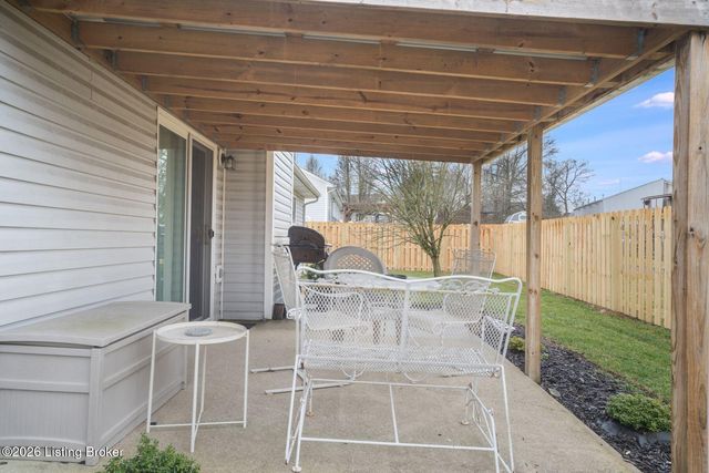 181 Shawnee Cir, Mt Washington, KY 40047