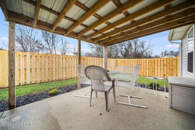 181 Shawnee Cir, Mt Washington, KY 40047