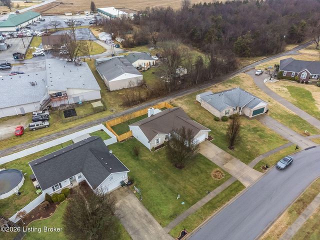 181 Shawnee Cir, Mt Washington, KY 40047