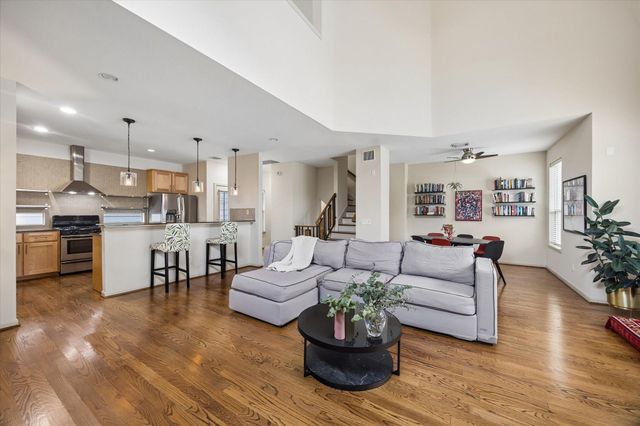 5218 Petty Street F, Houston, TX 77007