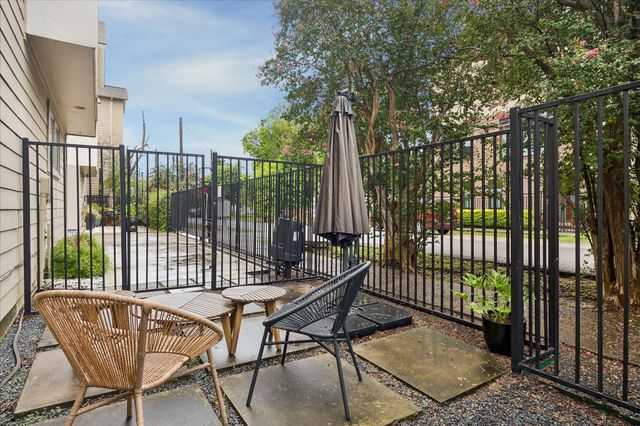 5218 Petty Street F, Houston, TX 77007