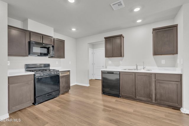 1069 WHITEBRUSH Road, Horizon City, TX 79928