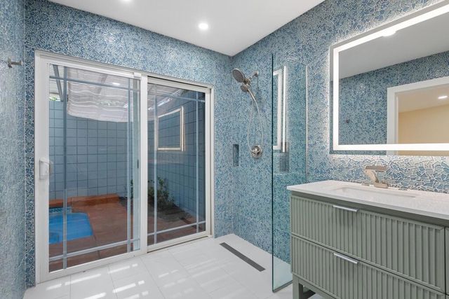 1177 N Sunrise Way, Palm Springs, CA 92262