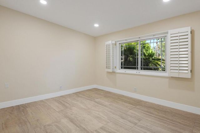 1177 N Sunrise Way, Palm Springs, CA 92262