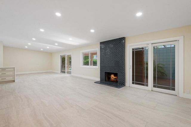 1177 N Sunrise Way, Palm Springs, CA 92262