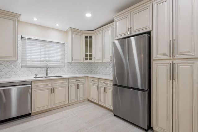 1177 N Sunrise Way, Palm Springs, CA 92262