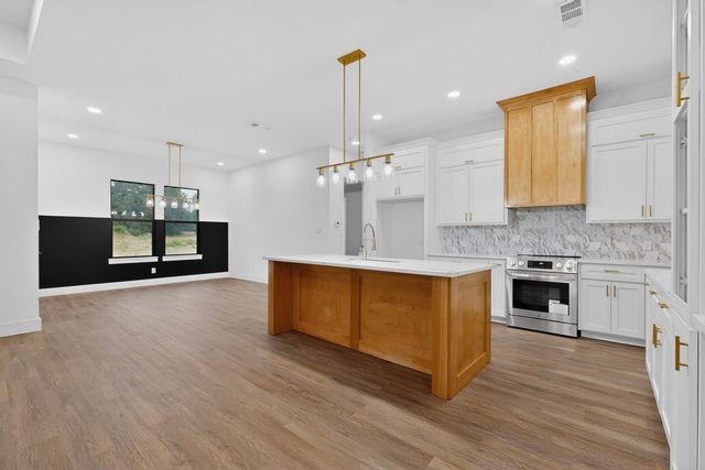 4737 Pine Ridge Court, Athens, TX 75752