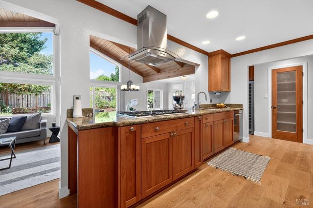 3329 Bonita Vista Ln, Santa Rosa, CA 95404