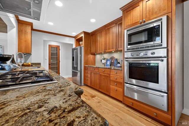3329 Bonita Vista Ln, Santa Rosa, CA 95404