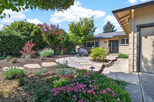 3329 Bonita Vista Ln, Santa Rosa, CA 95404