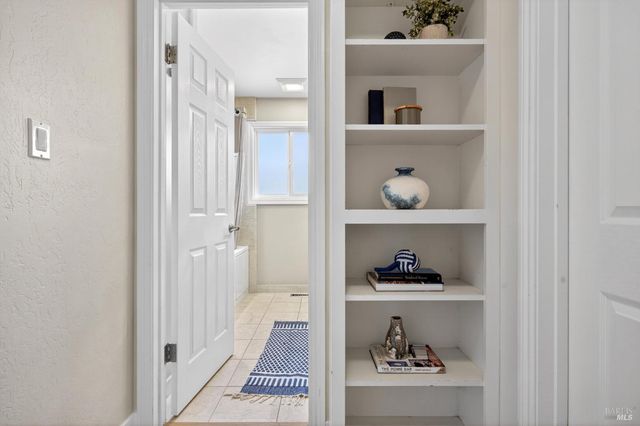 3329 Bonita Vista Ln, Santa Rosa, CA 95404