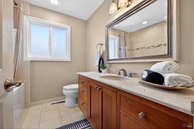 3329 Bonita Vista Ln, Santa Rosa, CA 95404