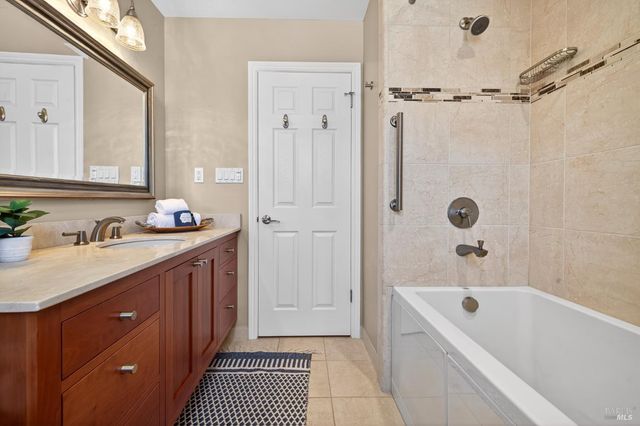 3329 Bonita Vista Ln, Santa Rosa, CA 95404