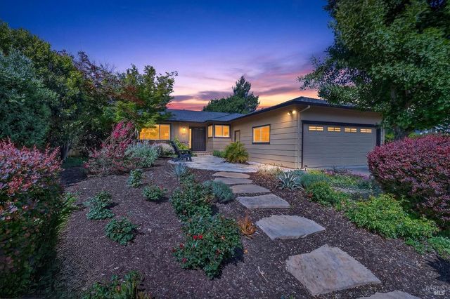 3329 Bonita Vista Ln, Santa Rosa, CA 95404