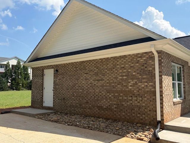 354 Whelchel Rd, Gaffney, SC 29341