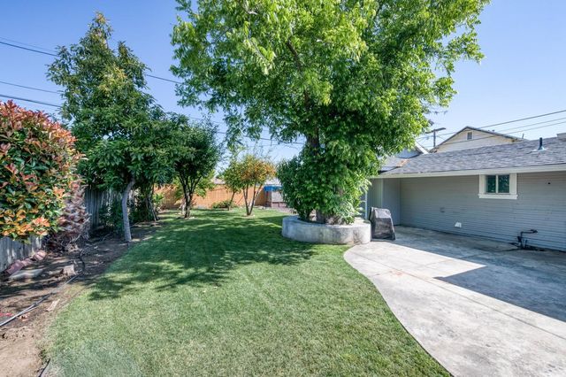 384 W Fir Avenue, Pinedale, CA 93650
