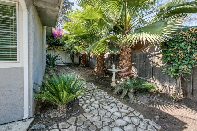 384 W Fir Avenue, Pinedale, CA 93650