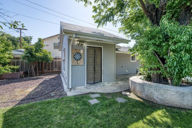 384 W Fir Avenue, Pinedale, CA 93650