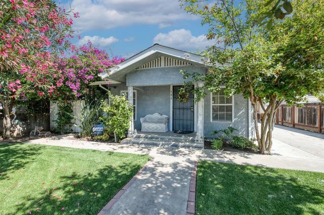 384 W Fir Avenue, Pinedale, CA 93650