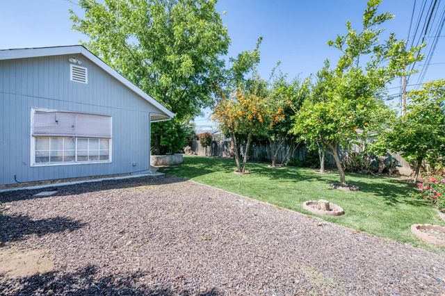 384 W Fir Avenue, Pinedale, CA 93650