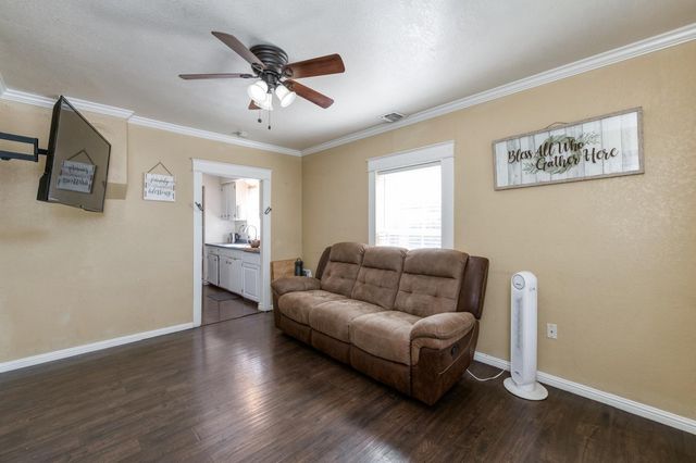 384 W Fir Avenue, Pinedale, CA 93650