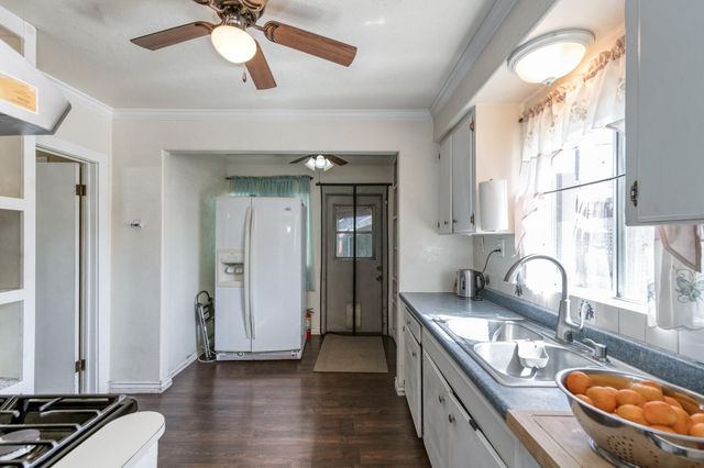384 W Fir Avenue, Pinedale, CA 93650